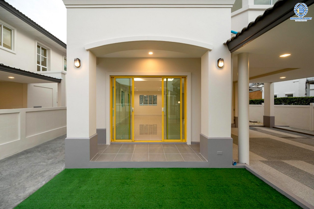 บ้านมือสองตกแต่งใหม่ โครงการ ชวนชื่นโมดัส แจ้งวัฒนะ เนื้อที่ 51.6 ตร.ว. ฟังก์ชัน 3 ห้องนอน 3 ห้องน้ำ จอดรถได้ 2 คัน รองรับทุกการอยู่อาศัย บนทำเลเดินทางเข้า-ออกเมืองสะดวก เชื่อมต่อถนนเลี่ยงเมืองปากเกร็ด, ถนนแจ้งวัฒนะ, ถนนติวานนท์ ใกล้รถไฟฟ้าสายสีชมพู "สถานีเลี่ยงเมืองปากเกร็ด" ทางด่วน "แจ้งวัฒนะ" และเซ็นทรัล แจ้งวัฒนะ